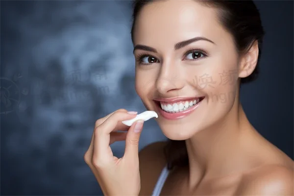 银川雅士洁口腔诊所烤瓷牙收费详情：原价3000元起，现优惠价仅需2500元起，欢迎咨询！