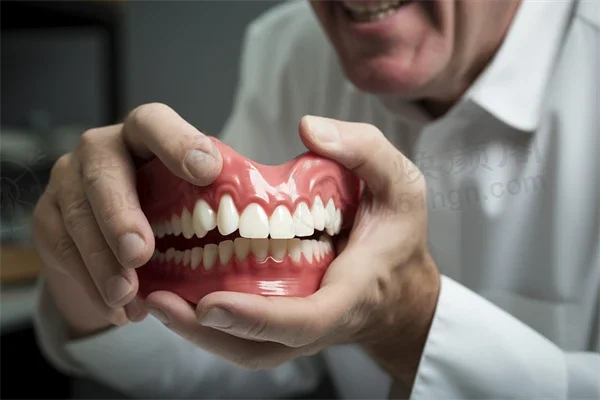 烤瓷牙优惠活动：北京欢乐口腔门诊部现仅需2500元起，原价3000元起，助您享受优质服务，轻松省钱！