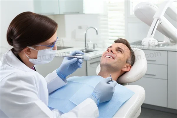 富顺健力口腔诊所推出牙周治疗优惠活动，现仅需680元起，原价980元起！