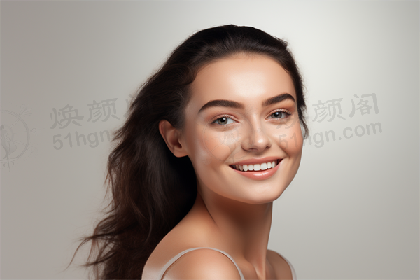 自体脂肪丰面颊攻略：经过对10家私立医院的评估与评价，我终选择了这两家医院的真实体验分享。