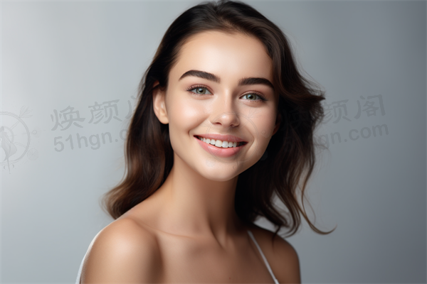 深圳福雅医学美容门诊部上眼睑去脂价格表：原价4800元起，现优惠仅需3800元起，优异机会，欢迎前来体验！