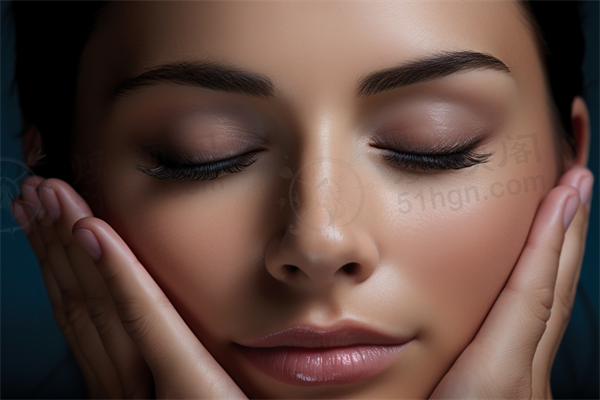 郑州代淑媛医疗美容门诊部腹壁成形术现优惠仅需7800元起，原价9800元起，优异机会，快来感受美丽的蜕变！