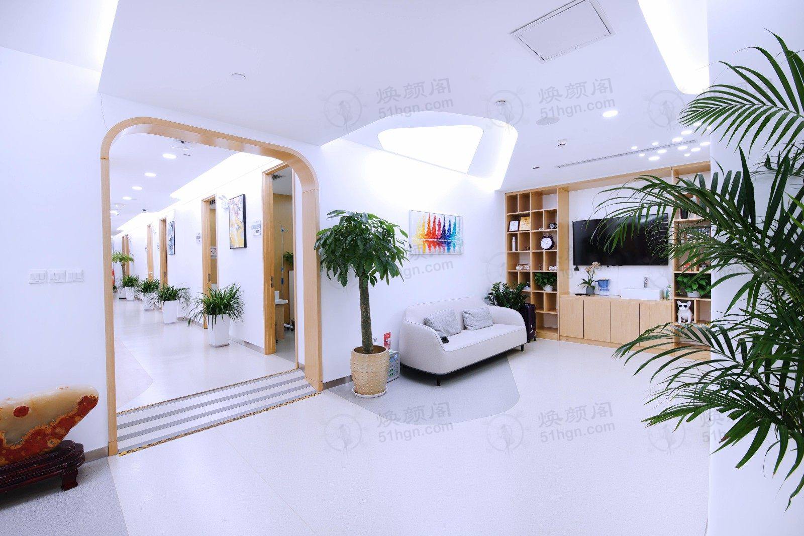 北京丰联丽格医疗美容门诊部韩昱华医生坐诊时间是多久？专业解答