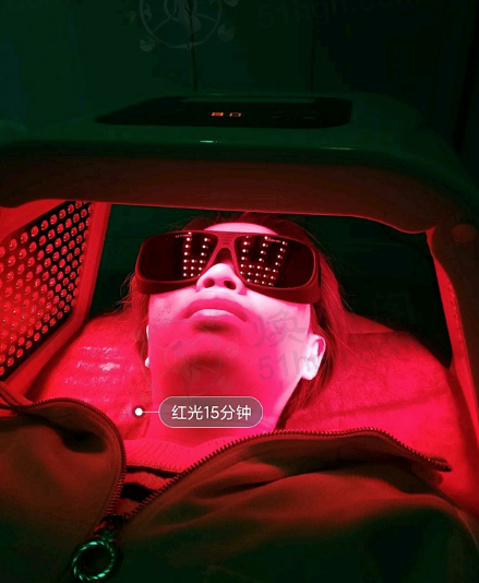我在深圳米兰柏羽做红蓝光祛痘，半个月痘痘没复发太惊喜！ 