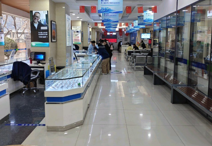 被近视困扰多年，我在兰州爱尔术后半年复查视力依旧超棒！ 